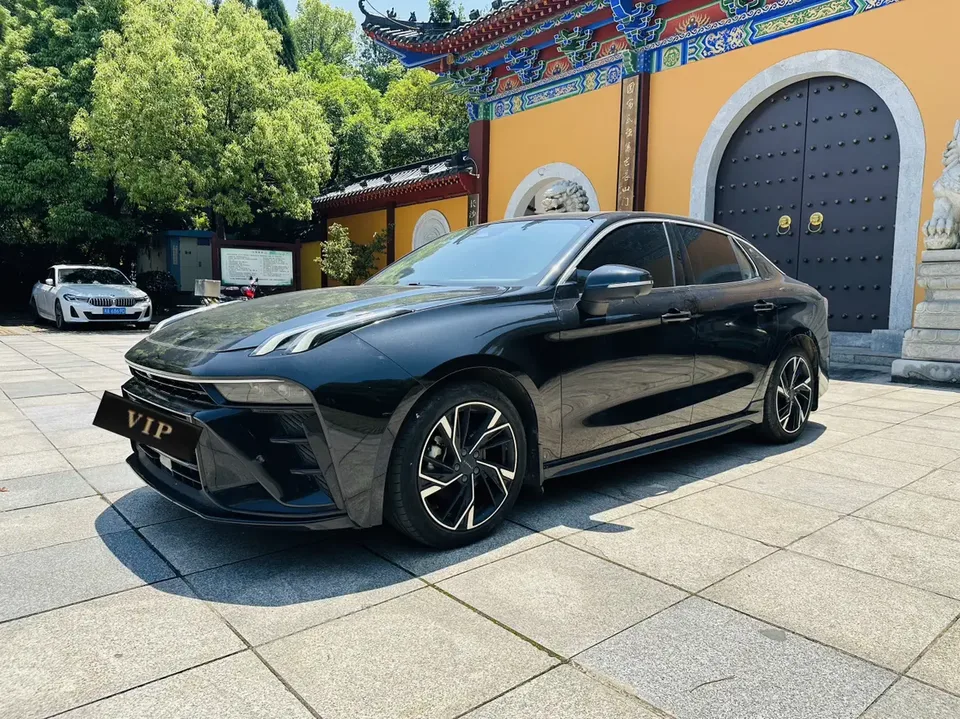 Lynk & Co 03 2022