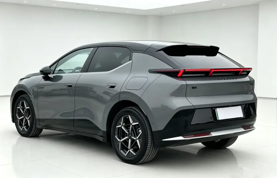Lynk & Co Z20 2025
