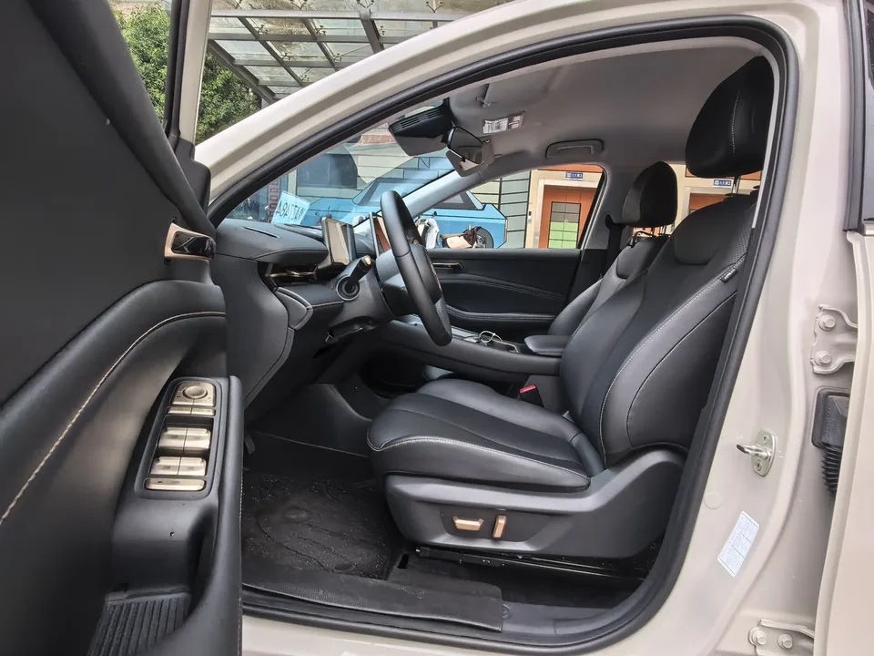 Baojun Yunhai EV 500km pure electric version 2025 — миниатюра 5