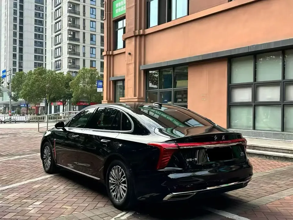 Hongqi H5 Hongqi H5 2023 1.5T DCT Zhilian Qiyun Edition 2023 — миниатюра 2