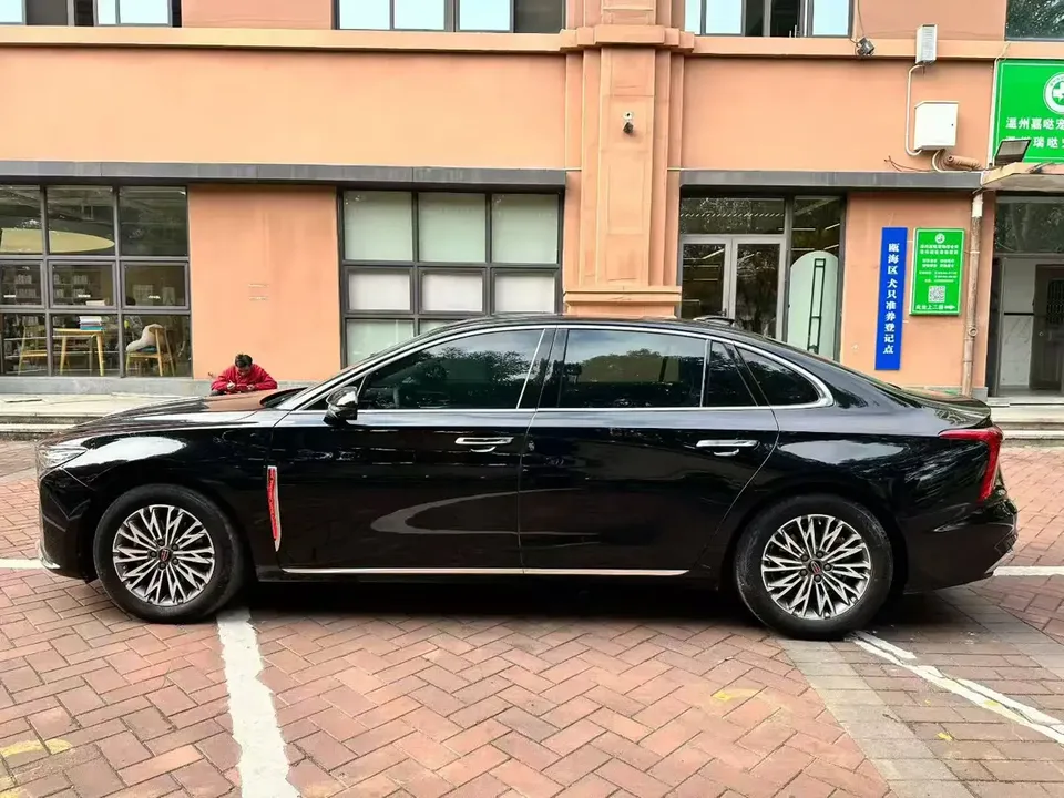 Hongqi H5 Hongqi H5 2023 1.5T DCT Zhilian Qiyun Edition 2023 — миниатюра 4