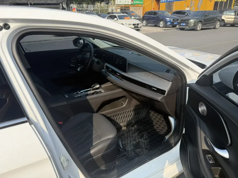 Chery Arrizo 8 1.6TGDI DCT 2023 — миниатюра 3