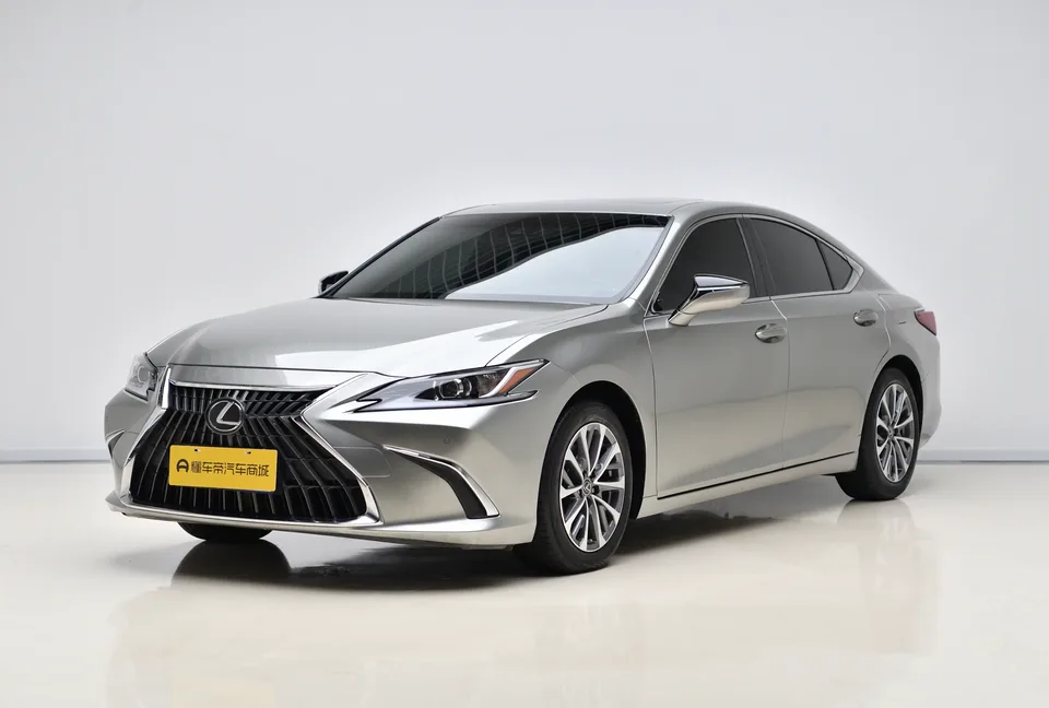 Lexus ES 2024