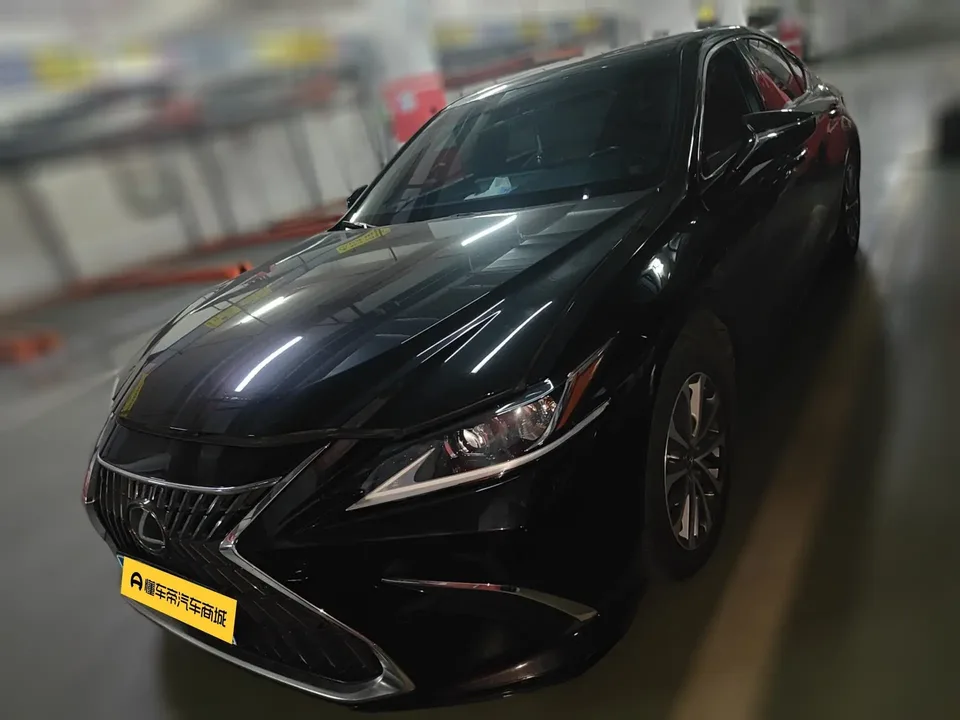 Lexus ES 2024