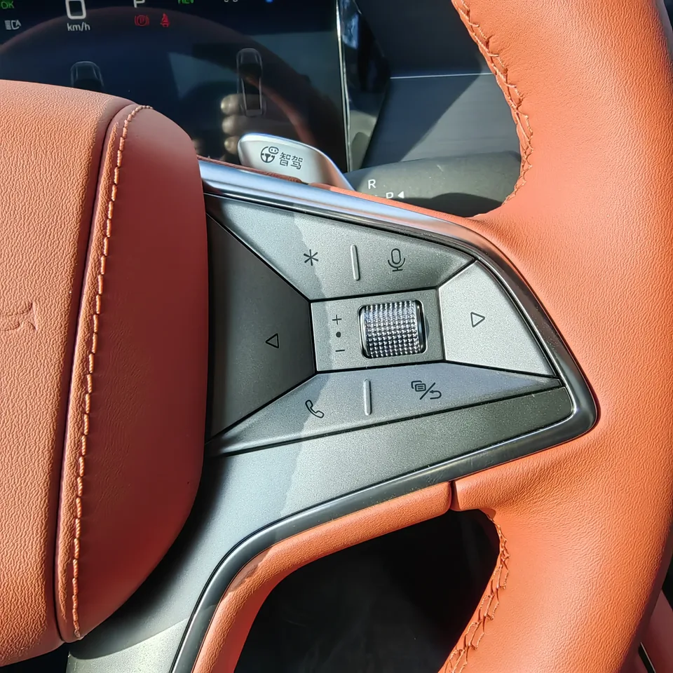 BYD Tang L DM Tang L DM 2025 DM-p 175KM 4WD Drone Player Edition 2026 — миниатюра 4