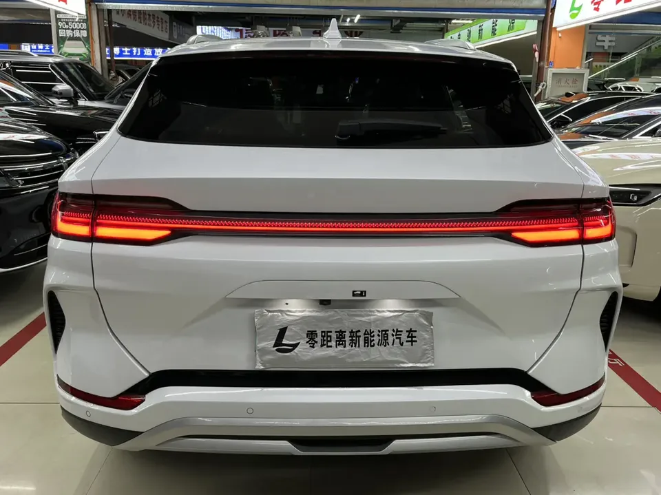 BYD Song PLUS DM DM-i Champion Edition 110KM Flagship PLUS 2023 — миниатюра 2