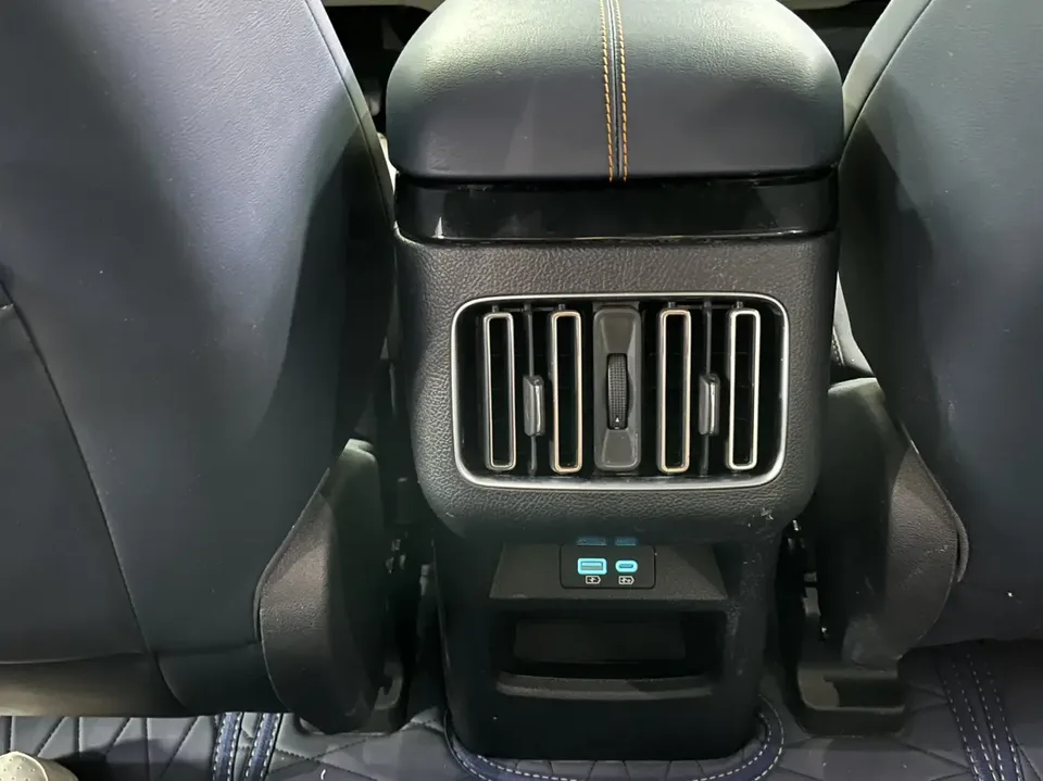 BYD Song PLUS DM DM-i Champion Edition 110KM Flagship PLUS 2023 — миниатюра 3