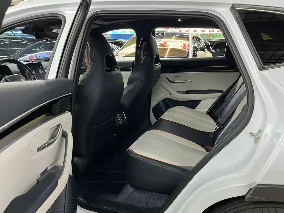 BYD Song PLUS DM DM-i Champion Edition 110KM Flagship PLUS 2023 — миниатюра 5