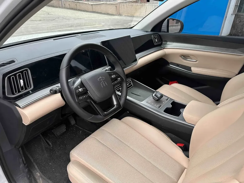 BYD Song Pro DM Second Generation Intelligent Driving Edition DM-i 75KM Leading Edition 2025 — миниатюра 5