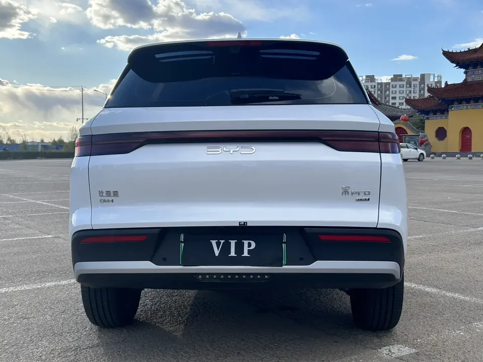 BYD Song Pro DM Second Generation Intelligent Driving Edition DM-i 75KM Leading Edition 2025 — миниатюра 2