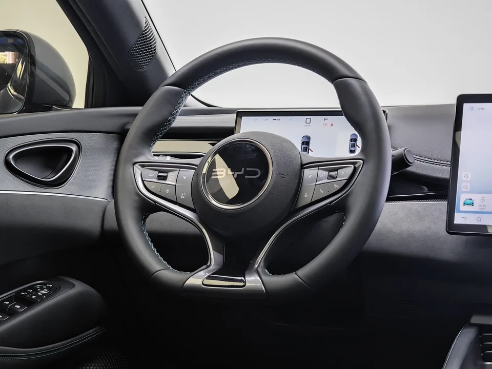 BYD Seal 06DM Intelligent Driving Edition DM-i 120KM Premium Edition 2025 — миниатюра 3