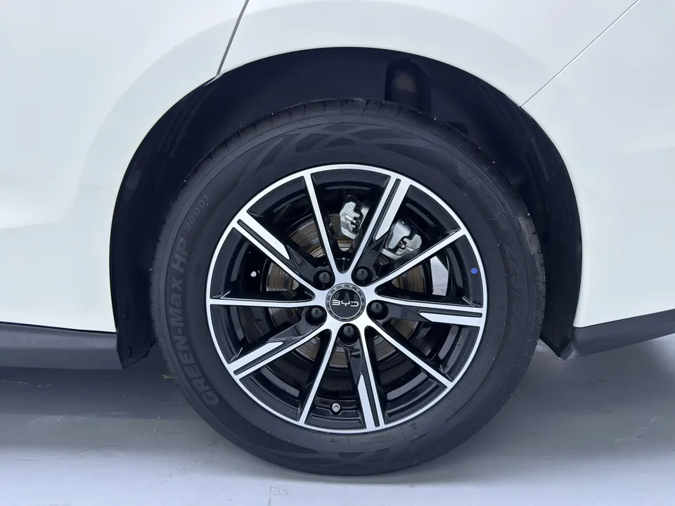 BYD Seal 06DM 2024