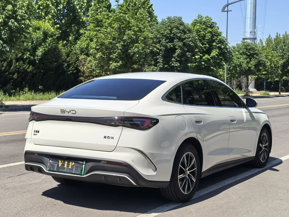 BYD Seal 06DM Seal 06DM 2024 DM-i 80KM Premium 2025 — thumbnail 2