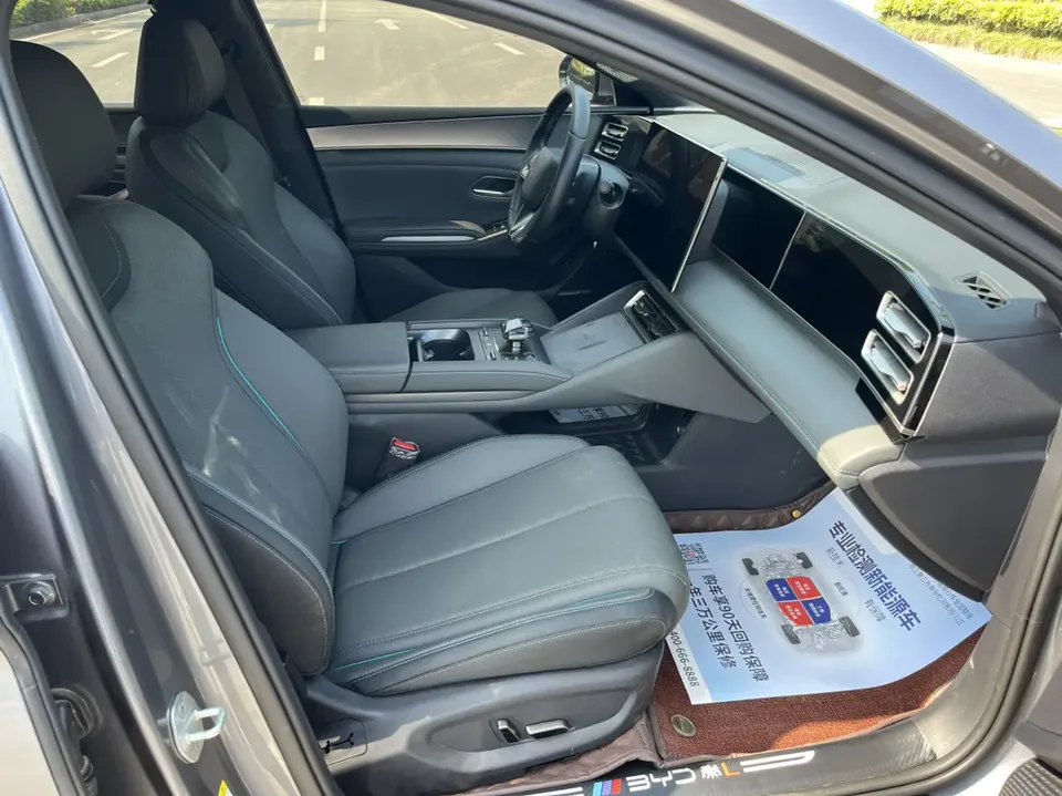 BYD Qin L DM DM-i 120KM Excellence Edition 2025 — миниатюра 3