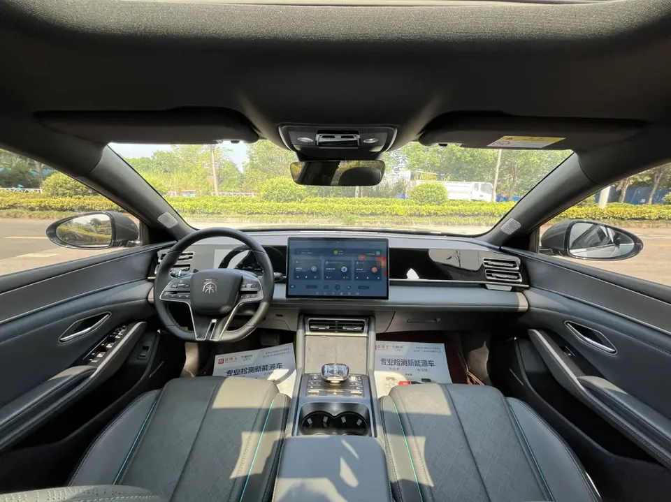 BYD Qin L DM DM-i 120KM Excellence Edition 2025 — миниатюра 4