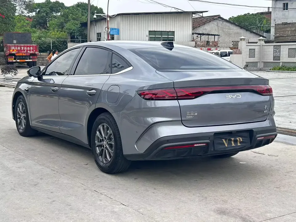 BYD Qin L DM Intelligent Driving Edition DM-i 80KM Beyond Edition 2025 — миниатюра 4