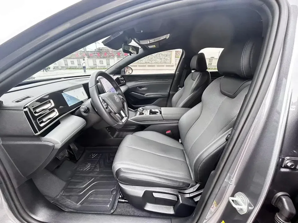 BYD Qin L DM Intelligent Driving Edition DM-i 80KM Beyond Edition 2025 — миниатюра 5