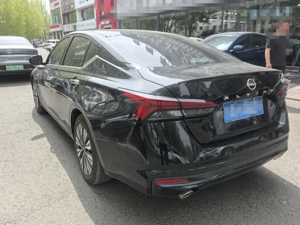 Nissan Altima 2.0L XE True Heart Edition 2025 — миниатюра 4