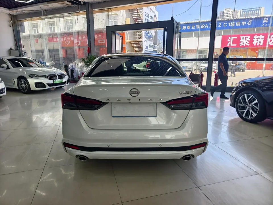 Nissan Altima 2.0L XE Pure Edition 2023 — миниатюра 2