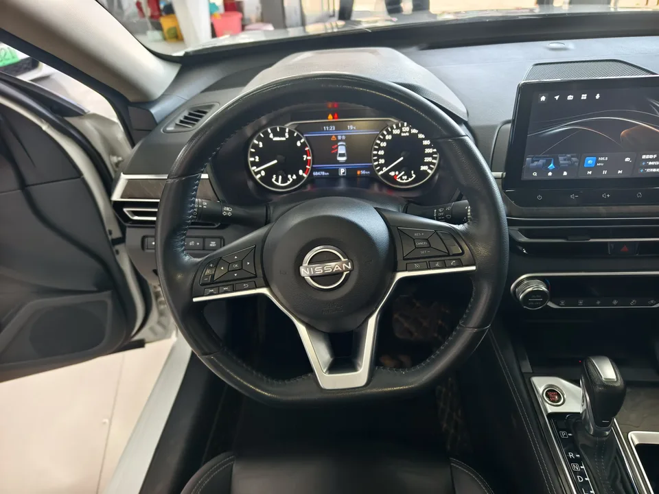 Nissan Altima 2.0L XE Pure Edition 2023 — миниатюра 4