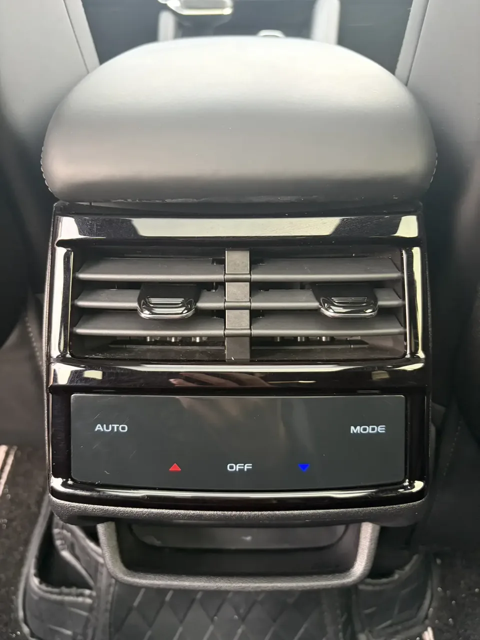 Geely Monjaro Xingyue L 2024 2.0TD High Power Automatic 2WD Skyline Edition 2024 — миниатюра 3