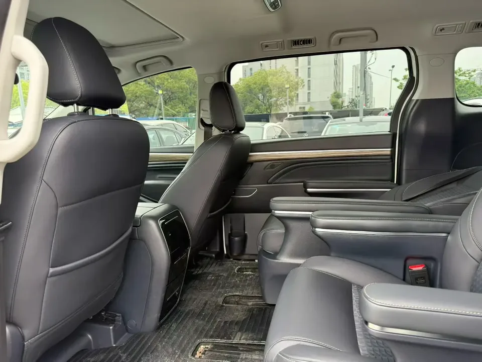 GAC Trumpchi M8 Trumpchi M8 2023 Lingxiu Series 390T Deluxe Edition 2023 — миниатюра 3