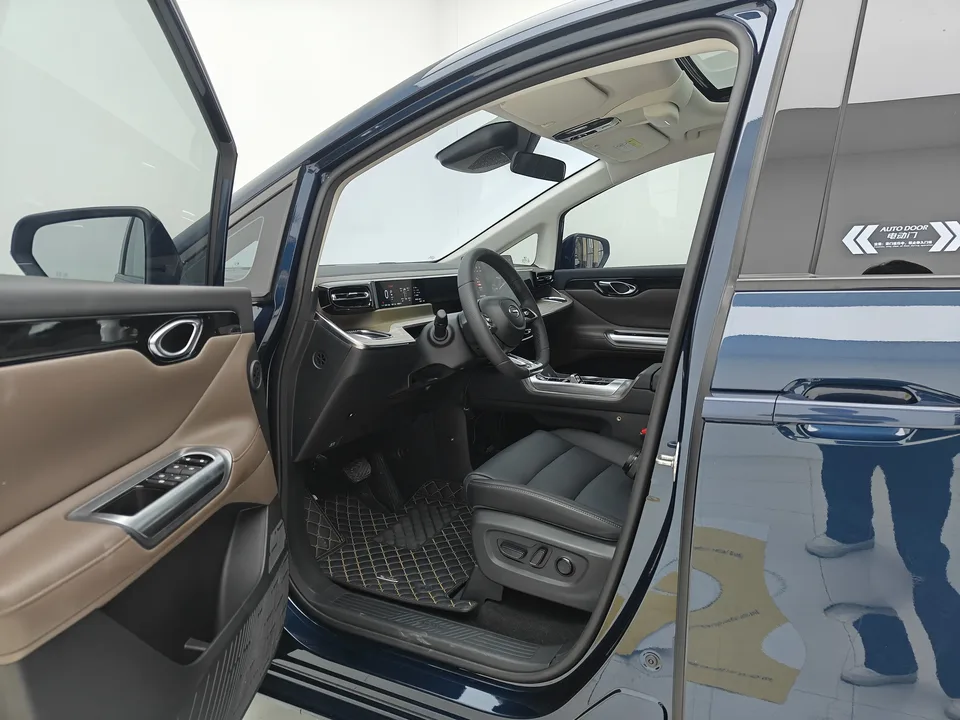 GAC Trumpchi E8 PHEV Trumpchi E8 PHEV 2024 2.0ATK 150km MAX version 2024 — миниатюра 3