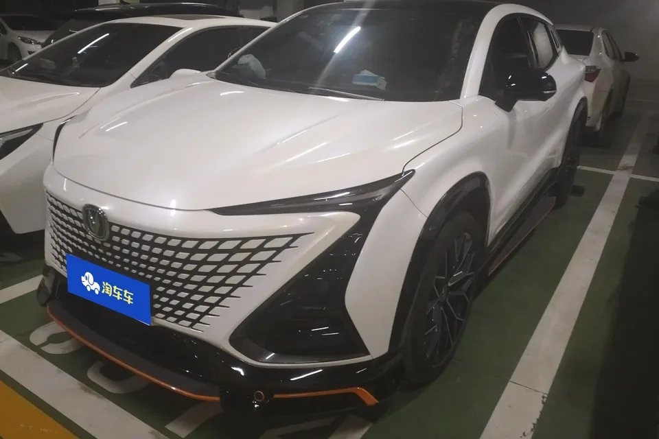 Changan UNI-T 1.5T exclusive model 2023 — фото 1, купить с доставкой в Москву