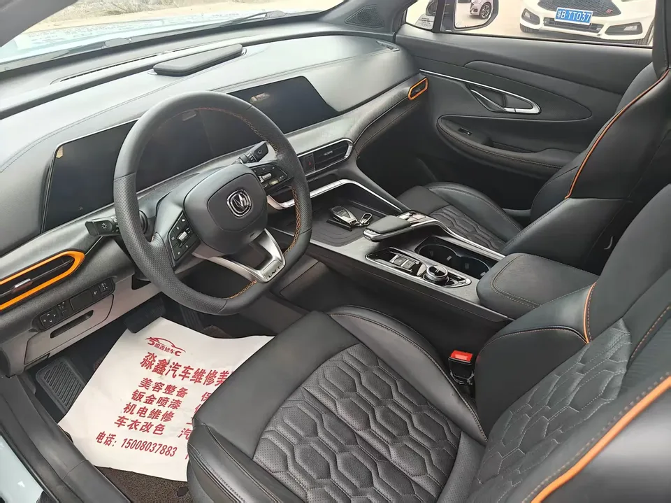 Changan UNI-T 1.5T exclusive model 2023 — миниатюра 5