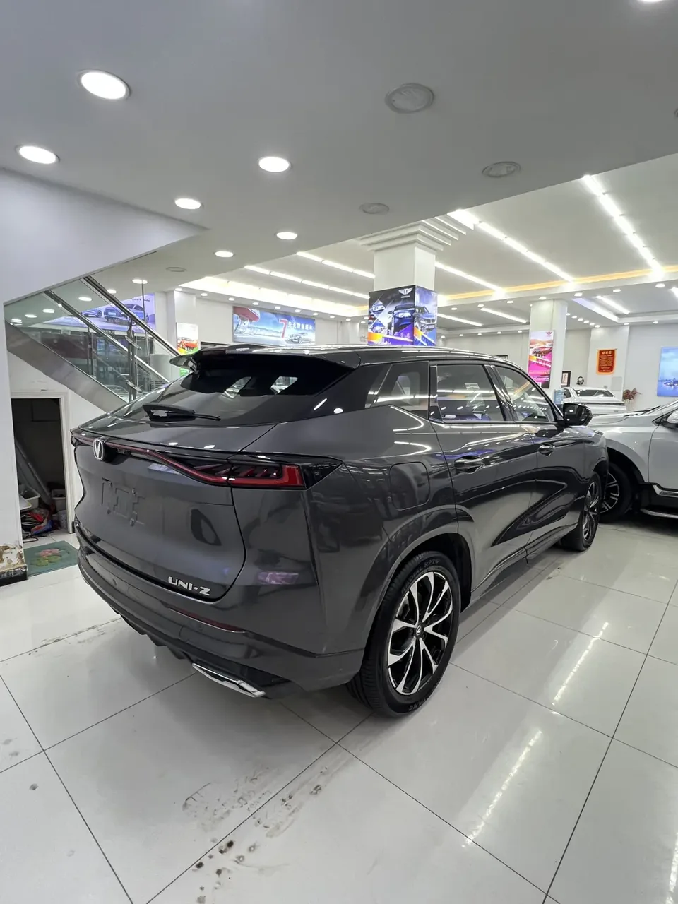 Changan UNI-Z PHEV Blue Whale iDD 125KM Excellence Edition 2025 — миниатюра 2
