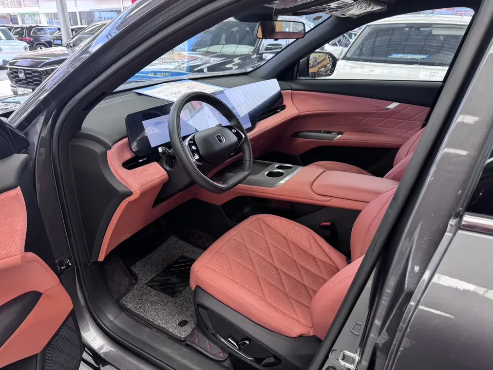 Changan CS75PLUS Changan CS75 PLUS 2025 fourth generation 1.5T New Blue Whale Smart Premium Edition 2024 — миниатюра 5