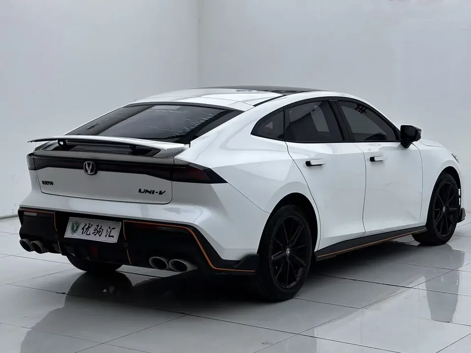 Changan UNI-V 2.0T Fengsu Edition 2023 — миниатюра 2