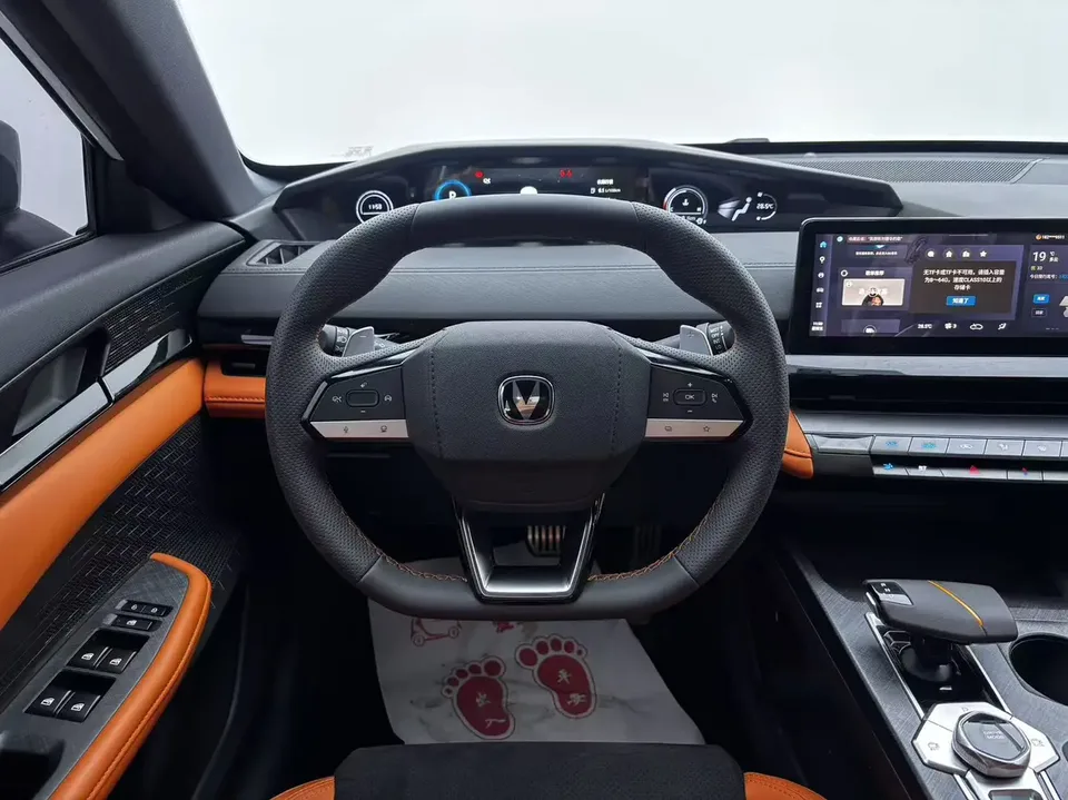 Changan UNI-V 2.0T Fengsu Edition 2023 — миниатюра 4