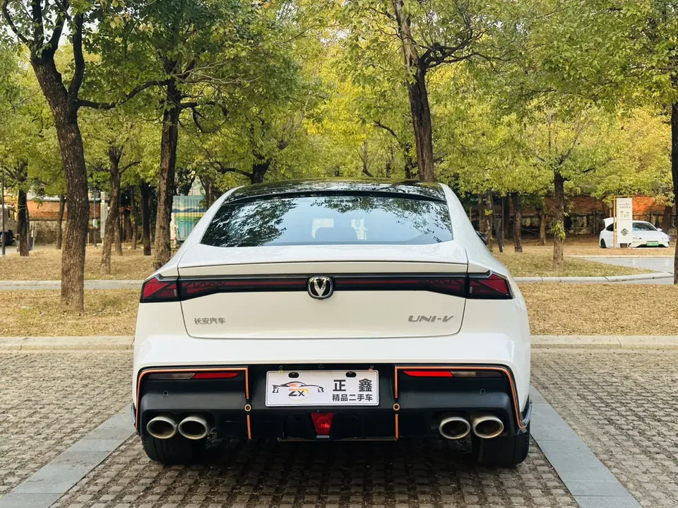 Changan UNI-V Changan UNI-V 2023 1.5T Sports Edition 2024 — thumbnail 2