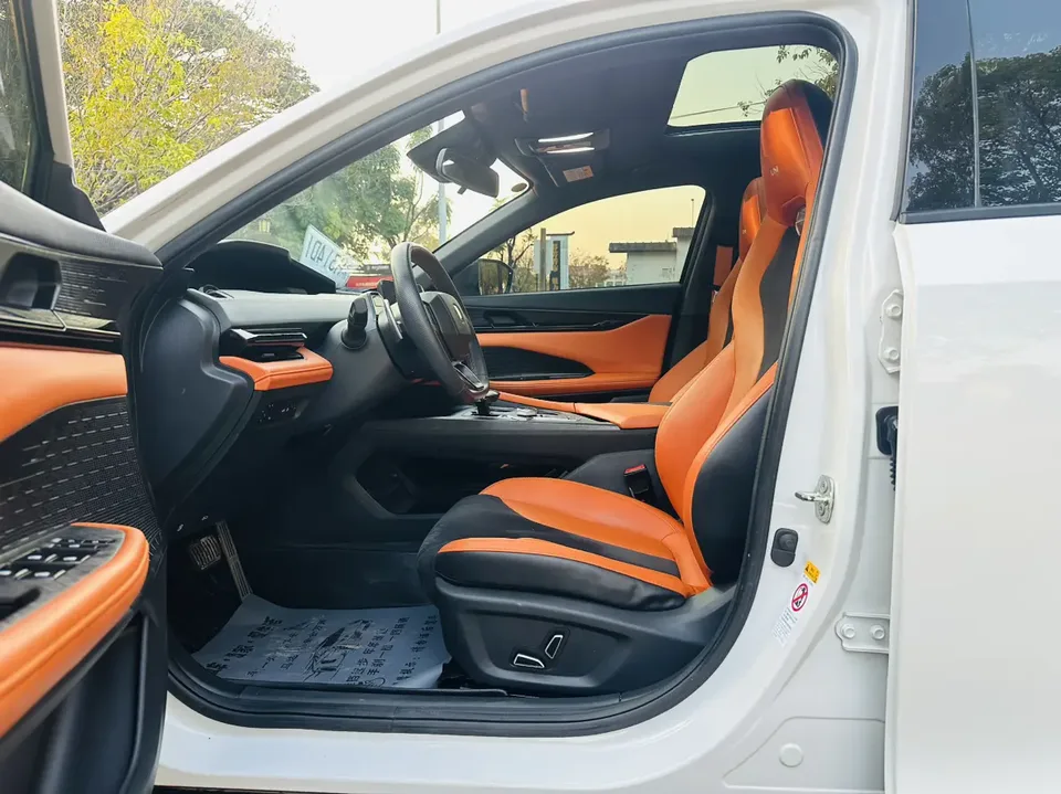 Changan UNI-V Changan UNI-V 2023 1.5T Sports Edition 2024 — thumbnail 3