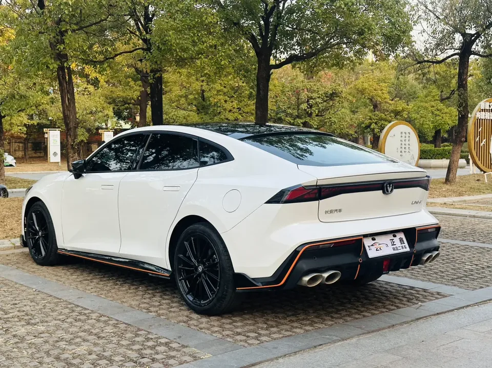 Changan UNI-V Changan UNI-V 2023 1.5T Sports Edition 2024 — thumbnail 4