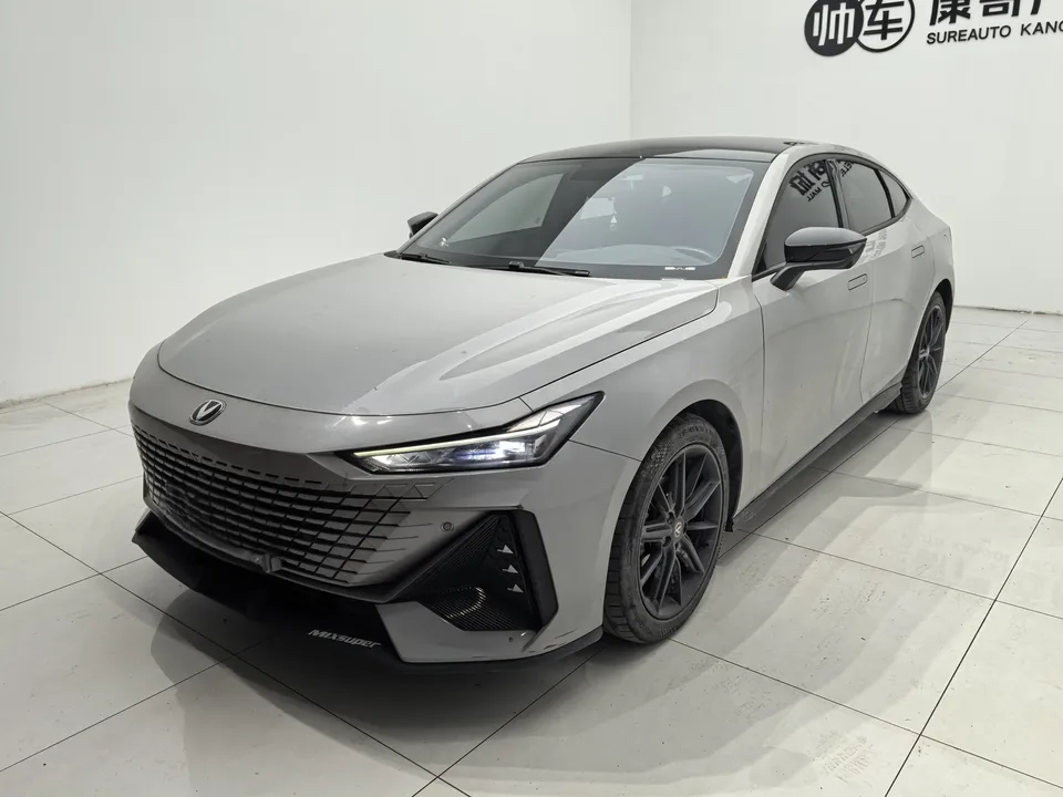Changan UNI-V 1.5T Premium Edition 2023 — фото 1, купить с доставкой в Москву
