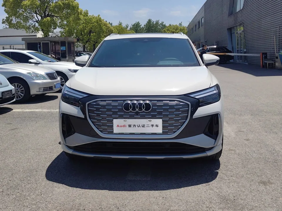 Audi Q4 e-tron 2024