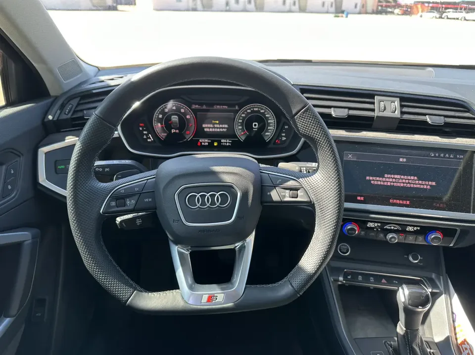 Audi Q3 SPORTBACK Audi Q3 Sportback 2022 40 TFSI RS Kit Burning Speed Type 2023 — миниатюра 4