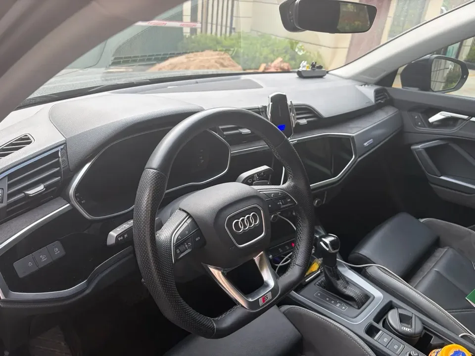 Audi Q3 Audi Q3 2022 40 TFSI Fashionable and Dynamic 2022 — миниатюра 2