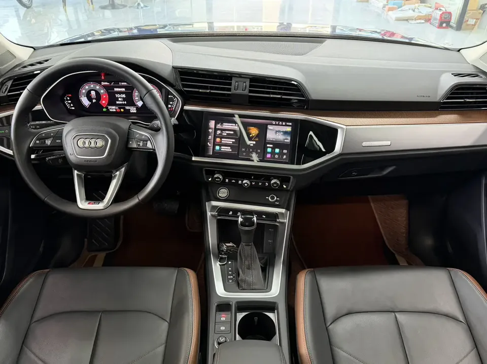 Audi Q3 Audi Q3 2021 35 TFSI Fashionable and Elegant 2022 — миниатюра 3