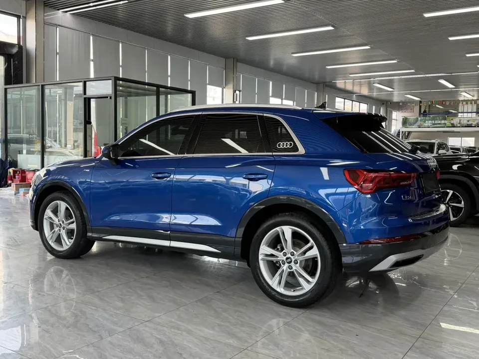 Audi Q3 Audi Q3 2021 35 TFSI Fashionable and Elegant 2022 — миниатюра 4