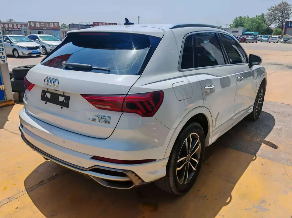Audi Q3 Audi Q3 2022 35 TFSI aggressive and dynamic model 2022 — миниатюра 2