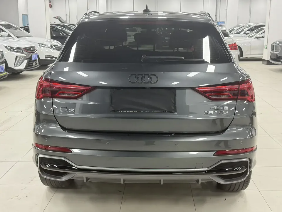 Audi Q3 Audi Q3 2022 35 TFSI Fashionable and Dynamic 2022 — миниатюра 2