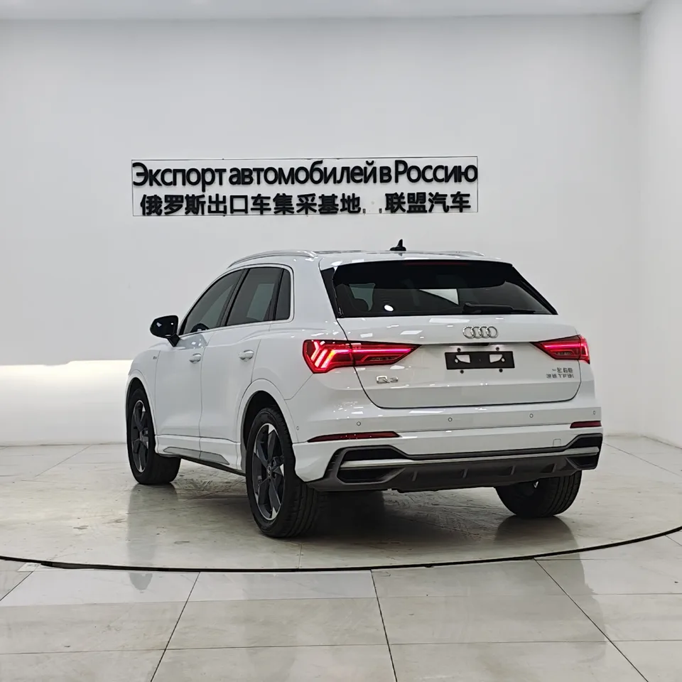 Audi Q3 Audi Q3 2022 35 TFSI Fashionable and Dynamic 2022 — миниатюра 2