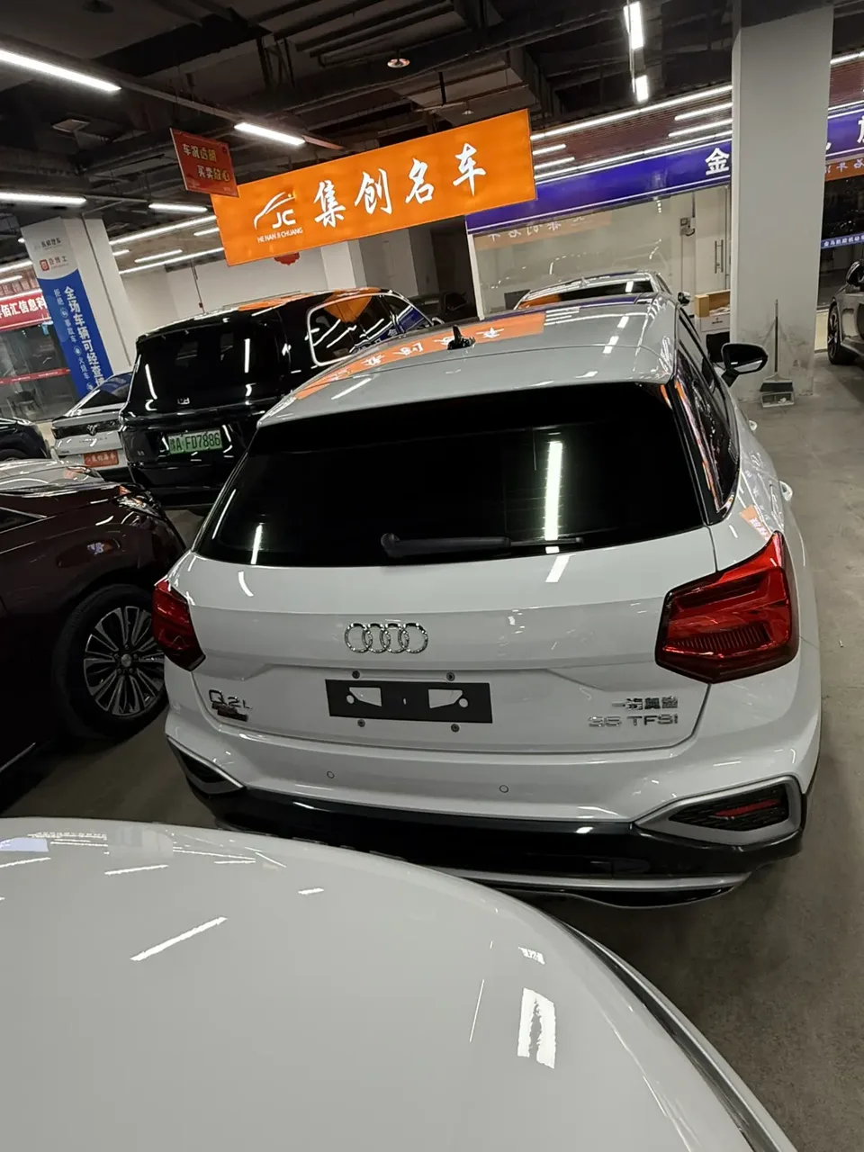 Audi Q2L Audi Q2L 2022 35 TFSI Enterprising and Elegant Model 2023 — миниатюра 2