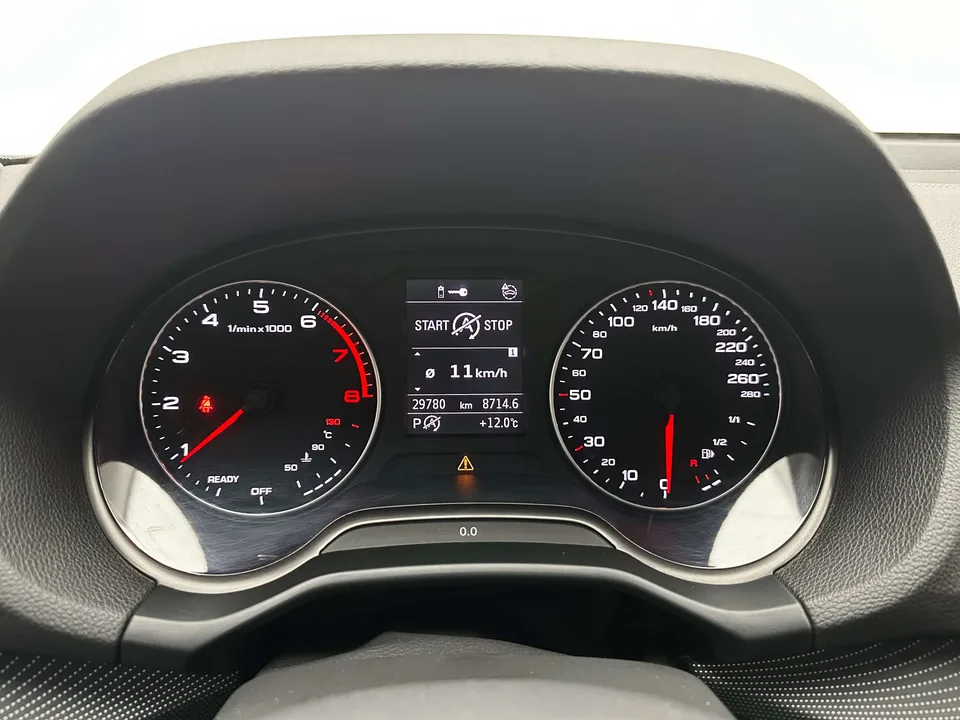 Audi Q2L Audi Q2L 2022 35 TFSI Enterprising and Elegant Model 2022 — миниатюра 4