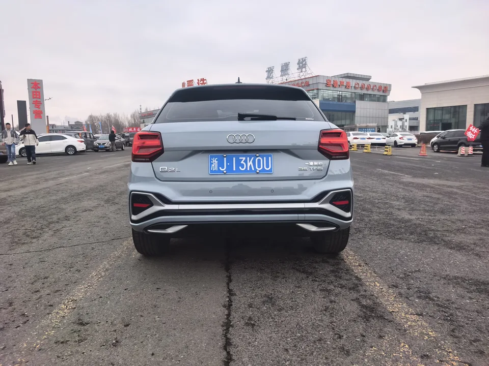 Audi Q2L Audi Q2L 2022 35 TFSI Fashion Dynamic Edition 2022 — миниатюра 2