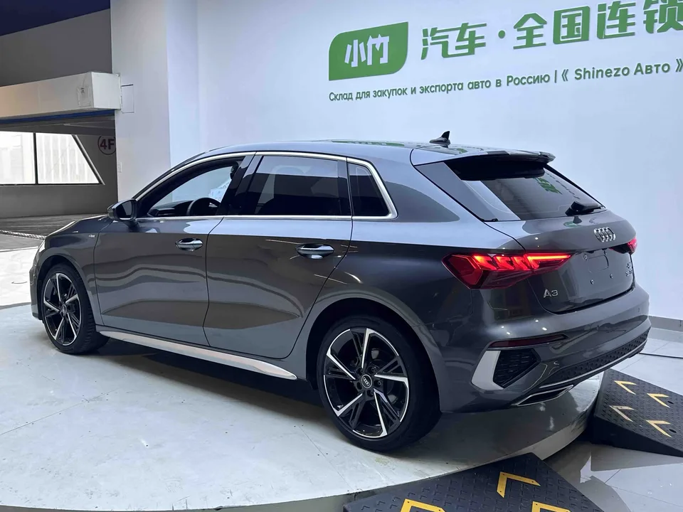 Audi A3 Sportback 35 TFSI stylish and sporty 2023 — миниатюра 2