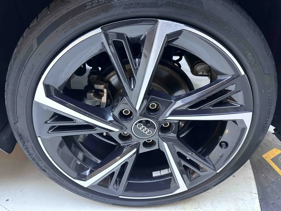 Audi A3 Sportback 35 TFSI stylish and sporty 2023 — миниатюра 3